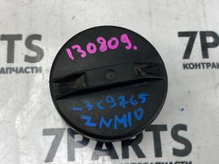 Крышка топливного бака TOYOTA ISIS ZNM10 1ZZFE 2 ракурс