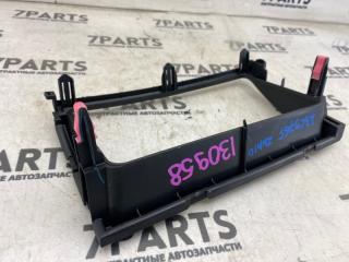 Консоль магнитофона TOYOTA ISIS ZNM10 1ZZFE 4 ракурс
