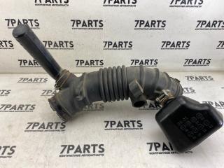 Патрубок воздушн.фильтра TOYOTA ESTIMA ACR50 2AZFE 17881-28270 2 ракурс Патрубок воздушн.фильтра TOYOTA ESTIMA ACR50 2AZFE 17881-28270 2 ракурс