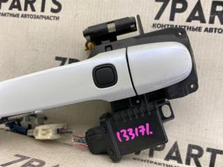 Ручка двери левая передняя TOYOTA BLADE AZE156 2AZFE 3 ракурс