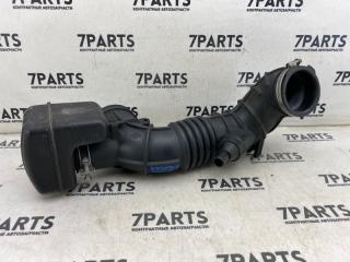 Патрубок воздушн.фильтра TOYOTA AVENSIS AZT250 1AZFSE 17881-0H040 3 ракурс Патрубок воздушн.фильтра TOYOTA AVENSIS AZT250 1AZFSE 17881-0H040 3 ракурс