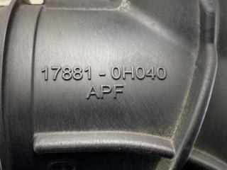 Патрубок воздушн.фильтра TOYOTA AVENSIS AZT250 1AZFSE 17881-0H040 4 ракурс