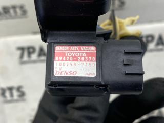 Map-сенсор TOYOTA AVENSIS AZT250 1AZFSE 89420-20370 3 ракурс