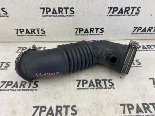 Патрубок воздушн.фильтра TOYOTA ISIS ZGM10 2ZR-FAE 1788037170 1 ракурс Патрубок воздушн.фильтра TOYOTA ISIS ZGM10 2ZR-FAE 1788037170 1 ракурс