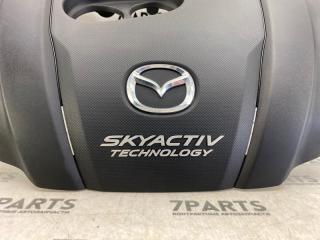 Пластиковая крышка на двс MAZDA PREMACY CWFFW PE-VPS 2 ракурс