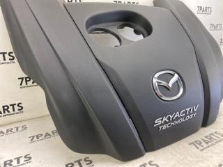 Пластиковая крышка на двс MAZDA PREMACY CWFFW PE-VPS 3 ракурс
