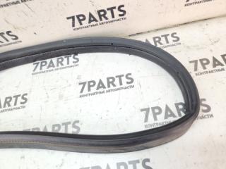 Уплотнительная резинка MITSUBISHI LANCER CS6A 4G94 MR526268 2 ракурс Уплотнительная резинка MITSUBISHI LANCER CS6A 4G94 MR526268 2 ракурс
