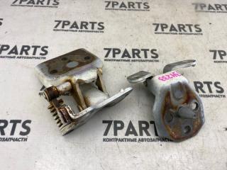 Петли на дверь левая передняя MAZDA BONGO SKP2V L8 4 ракурс