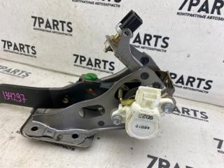 Педаль тормоза TOYOTA VITZ SCP10 1SZFE 3 ракурс Педаль тормоза TOYOTA VITZ SCP10 1SZFE 3 ракурс