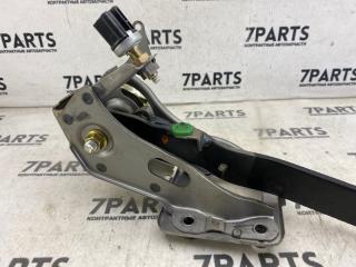 Педаль тормоза TOYOTA VITZ SCP10 1SZFE 4 ракурс Педаль тормоза TOYOTA VITZ SCP10 1SZFE 4 ракурс