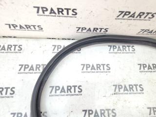 Уплотнительная резинка TOYOTA VITZ SCP10 1SZFE 6788152010 3 ракурс