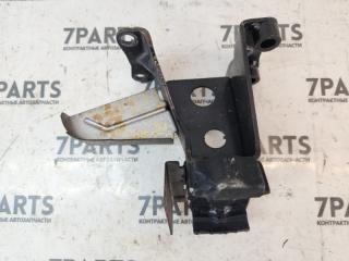Кронштейн опоры двигателя левый MAZDA BONGO FRIENDEE SG5W J5 S09D39030B 3 ракурс