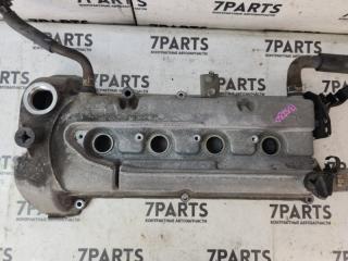 Клапанная крышка SUZUKI SPLASH XB32S K12B 4 ракурс Клапанная крышка SUZUKI SPLASH XB32S K12B 4 ракурс