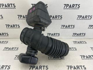 Патрубок воздушн.фильтра MITSUBISHI DELICA PB4W 4G64 MR299107 1 ракурс Патрубок воздушн.фильтра MITSUBISHI DELICA PB4W 4G64 MR299107 1 ракурс