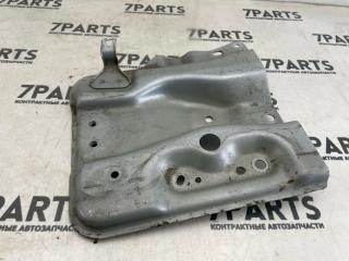 Подставка под аккумулятор TOYOTA PREMIO NZT260 1NZFE 74410-20080 3 ракурс