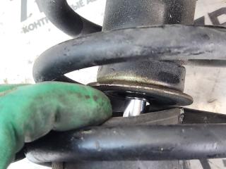Стойка левая передняя TOYOTA BREVIS JCG10 1JZFSE 3 ракурс