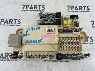 Блок предохранителей правый TOYOTA MARK II JZX110 1JZFSE 8273022051 2 ракурс