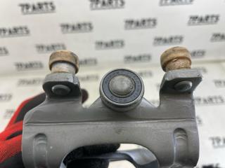 Ролик раздвижной двери правый задний TOYOTA ISIS ZNM10 1ZZFE 4 ракурс
