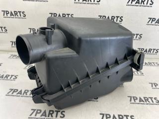 Корпус воздушного фильтра TOYOTA ISIS ZGM10 2ZRFAE 17700-37270 3 ракурс Корпус воздушного фильтра TOYOTA ISIS ZGM10 2ZRFAE 17700-37270 3 ракурс