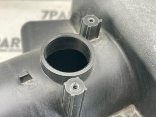 Корпус воздушного фильтра TOYOTA ISIS ZGM10 2ZRFAE 17700-37270 5 ракурс Корпус воздушного фильтра TOYOTA ISIS ZGM10 2ZRFAE 17700-37270 5 ракурс
