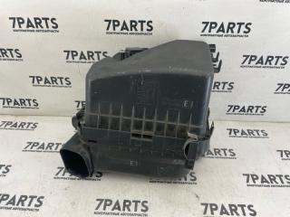 Корпус воздушного фильтра TOYOTA PREMIO NZT260 1NZFE 17700-21181 1 ракурс Корпус воздушного фильтра TOYOTA PREMIO NZT260 1NZFE 17700-21181 1 ракурс