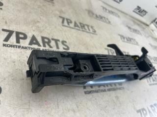 Ручка двери левая задняя TOYOTA ISIS ZNM10 1ZZFE 5 ракурс Ручка двери левая задняя TOYOTA ISIS ZNM10 1ZZFE 5 ракурс