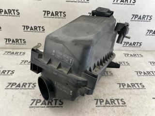 Корпус воздушного фильтра TOYOTA ISIS ZNM10 1ZZFE 17700-22120 4 ракурс Корпус воздушного фильтра TOYOTA ISIS ZNM10 1ZZFE 17700-22120 4 ракурс