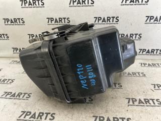 Корпус воздушного фильтра TOYOTA RACTIS NCP120 1NZFE 17700-21120 5 ракурс Корпус воздушного фильтра TOYOTA RACTIS NCP120 1NZFE 17700-21120 5 ракурс