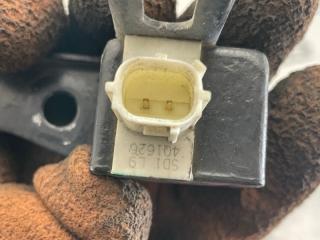 Датчик airbag левый передний TOYOTA VITZ SCP10 1SZFE 89174-52010 4 ракурс