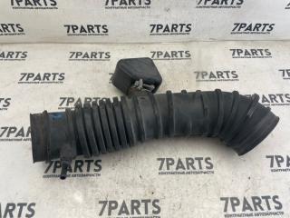 Патрубок воздушн.фильтра MITSUBISHI MIRAGE DINGO CQ1A 4G13 MR464997 2 ракурс