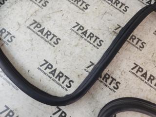 Уплотнительная резинка TOYOTA PREMIO NZT260 1NZFE 64461-20460 3 ракурс