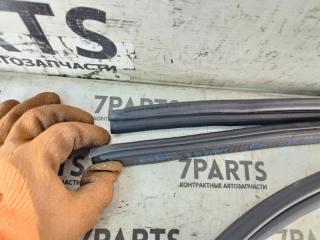 Уплотнительная резинка MAZDA TRIBUTE EPEW YF E11262761B 2 ракурс