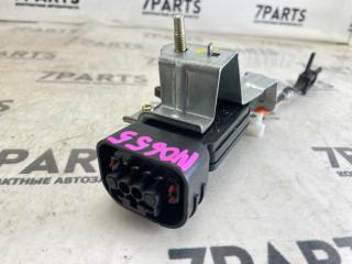 Замок лючка бензобака TOYOTA PROGRES JCG10 1JZFSE 3 ракурс Замок лючка бензобака TOYOTA PROGRES JCG10 1JZFSE 3 ракурс