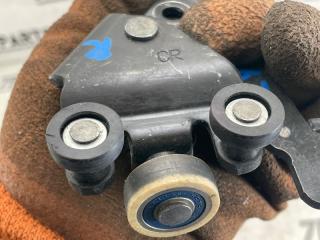 Ролик раздвижной двери правый задний MAZDA MPV LY3P L3VE 4 ракурс