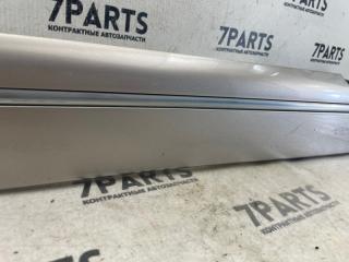 Молдинг на крыло левый задний TOYOTA LAND CRUISER UZJ100 2UZFE 75606-60040 4 ракурс Молдинг на крыло левый задний TOYOTA LAND CRUISER UZJ100 2UZFE 75606-60040 4 ракурс