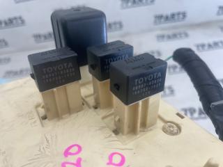 Блок предохранителей левый TOYOTA ALTEZZA GXE10 1GFE 82733-53010 4 ракурс