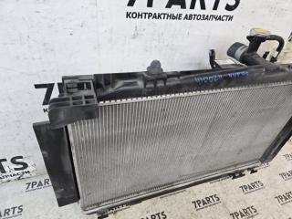 Радиатор двс TOYOTA SIENTA NHP170 1NZEXE 3 ракурс Радиатор двс TOYOTA SIENTA NHP170 1NZEXE 3 ракурс