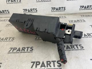 Блок предохранителей MITSUBISHI DION CR9W 4G63 2 ракурс