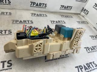Блок предохранителей TOYOTA ISIS ZNM10 1ZZFE 3 ракурс