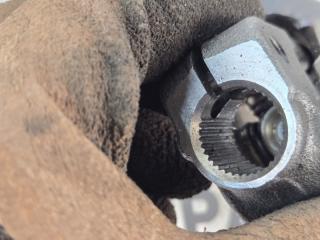 Рулевой карданчик TOYOTA VITZ NSP130 1NRFKE 3 ракурс