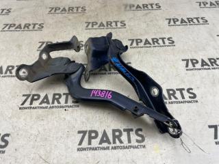 Крепление капота TOYOTA ISIS ZNM10 1ZZFE 2 ракурс