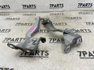 Крепление капота TOYOTA ISIS ZNM10 1ZZFE 2 ракурс