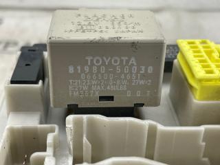 Блок предохранителей правый TOYOTA ALPHARD ANH10 2AZFE 4 ракурс