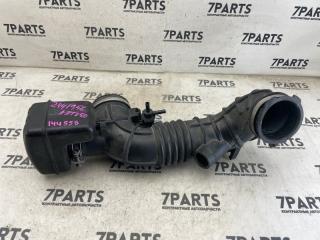 Патрубок воздушн.фильтра TOYOTA AVENSIS AZT250 1AZFSE 178810H040 2 ракурс Патрубок воздушн.фильтра TOYOTA AVENSIS AZT250 1AZFSE 178810H040 2 ракурс