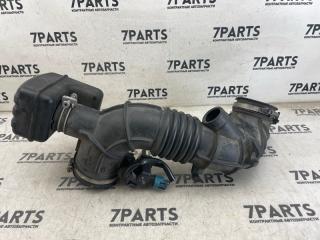 Патрубок воздушн.фильтра TOYOTA AVENSIS AZT250 1AZFSE 178810H040 3 ракурс Патрубок воздушн.фильтра TOYOTA AVENSIS AZT250 1AZFSE 178810H040 3 ракурс