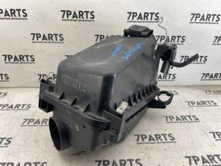 Корпус воздушного фильтра TOYOTA ISIS ZNM10 1ZZFE 17700-22120 2 ракурс Корпус воздушного фильтра TOYOTA ISIS ZNM10 1ZZFE 17700-22120 2 ракурс