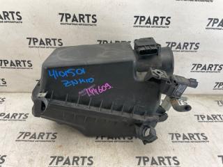 Корпус воздушного фильтра TOYOTA ISIS ZNM10 1ZZFE 17700-22120 1 ракурс