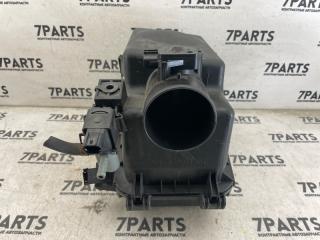 Корпус воздушного фильтра TOYOTA ISIS ZNM10 1ZZFE 17700-22120 2 ракурс
