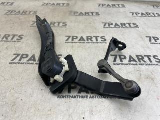 Датчик контроля высоты задний TOYOTA VITZ NSP130 1NRFKE 8940752140 2 ракурс