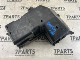 Блок предохранителей MITSUBISHI DIAMANTE F36A 6G72 4 ракурс